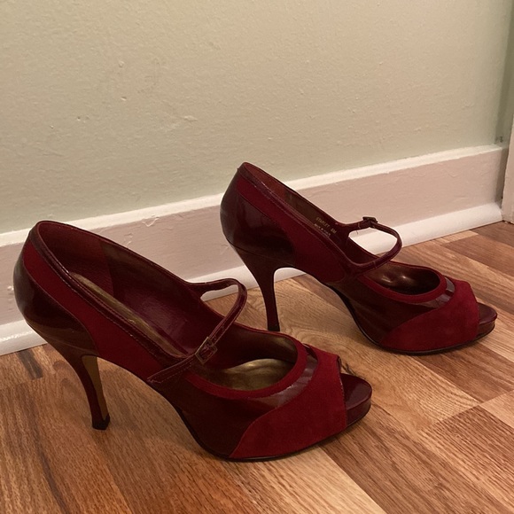 Heels - Picture 3 of 7